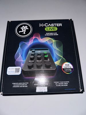 Table de mixage mobile pour streaming MACKIE M-CASTER LIVE. - Photo 1