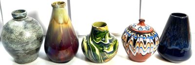 Anonyme, WARLIUS - Lot de 5 vases comprenant un petit vase e…