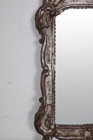 Miroir rectangulaire en bois sculpté, mouluré et argenté, le… (photo 5)