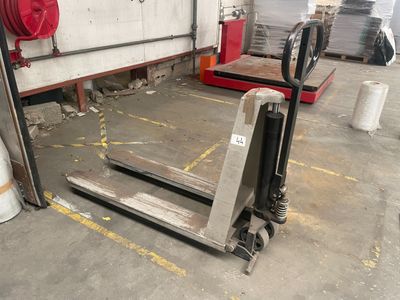 Transpalette gris. - Photo 1