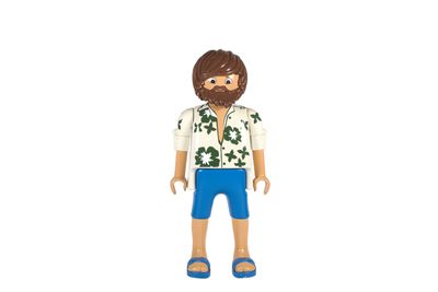 un homme ravissant, barbu, vêtu d'un pantalon bleu