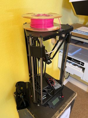 an image of a 3d printer on top of a box