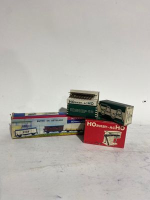HORNBY MECCANO - HO - Lot de rails et de maquettes :