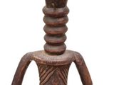 paire de figurines africaines en bois sculpté représentant une femme et un homme