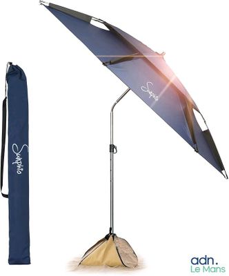 un parapluie bleu posé sur un support, avec un sac bleu à côté