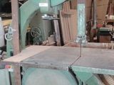 a picture of a machine that is in a shop