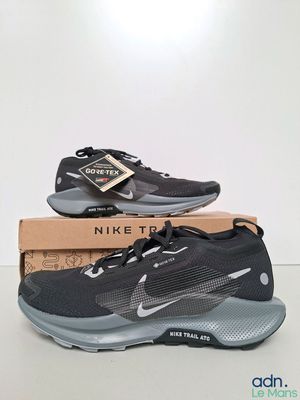 Nike Air Zoom Low noir / blanc