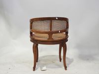Fauteuil de bureau en bois mouluré et sculpté, le dossier go… (photo 6)