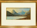 un tableau représentant un lac avec des montagnes en arrière-plan