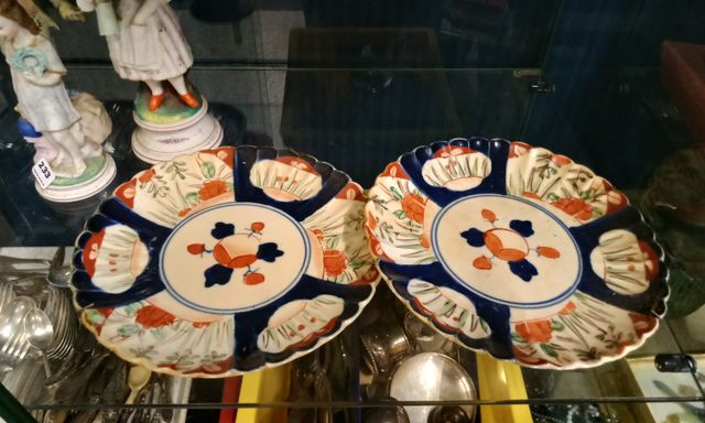 Lot de deux assiettes imari