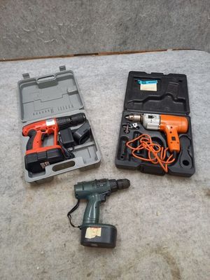 Dans sa mallette, perceuse visseuse Spitzberg CDD240T9SCD su… - Photo 1