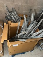 Lot d’éléments de rayonnage , comprenant échelles , traverse… (photo 3)