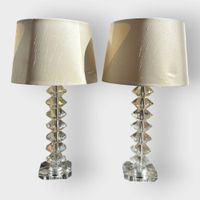 Paire de lampes à fût en plexiglas diamanté