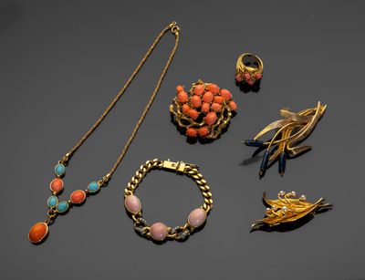 CARVEN, Lot composé : - d'une broche roseau (H. 8,5 cm), - d… - Photo 1