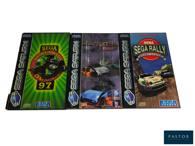 trois jeux vidéo exposés sur une table