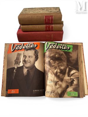 deux livres dont la couverture représente un homme et un livre dont la couverture représente un homme