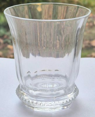6 verres en verre à pans et col évasé reposant sur une base perlée - H - Photo 1