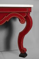 Console de style rocaille en bois garni de velours rouge à c… (photo 2)