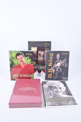 Lot comprenant cinq catalogues d'exposition de Julien's Auct…