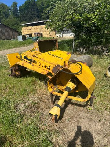 Rigoleuse AGRAM D2400 de 1995, Poids : 500 kgs