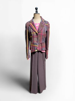 ensemble veste et jupe à carreaux violets et roses sur un mannequin, mannequin, mannequin, mannequin, mannequin, mannequin, mannequin, mannequin, mannequin, mannequin, mannequin, mannequin, mannequin, mannequin, mannequin, mannequin, mannequin, mannequin, mannequin, mannequin, mannequin, mannequin, mannequin, mannequin, mannequin, mannequin, mannequin, mannequin, mannequin, mannequin, mannequin, mannequin, mannequin, mannequin, mannequin, mannequin, mannequin, mannequin, mannequin, mannequin, mannequin, mannequin, mannequin, mannequin, mannequin, mannequin, mannequin,