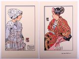 deux tableaux représentant des femmes en vêtements d'époque assises sur un banc