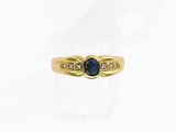 bague en or jaune avec saphir bleu et diamants