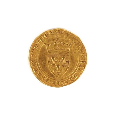 l'image d'une pièce d'or ornée d'une couronne