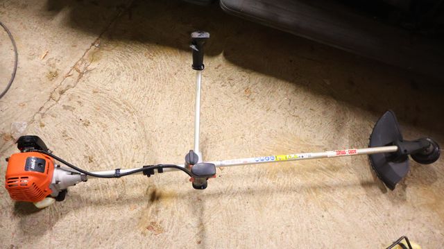 DOLMAR modèle MS-335.4 U débroussailleuse thermique