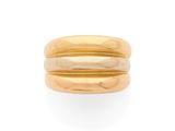 une bague en or jaune 18 carats à trois anneaux