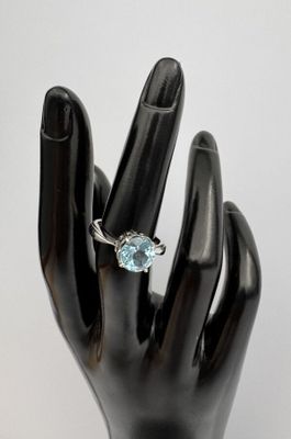 Bague en argent 925 topaze au centre taille 54 3,1 grammes