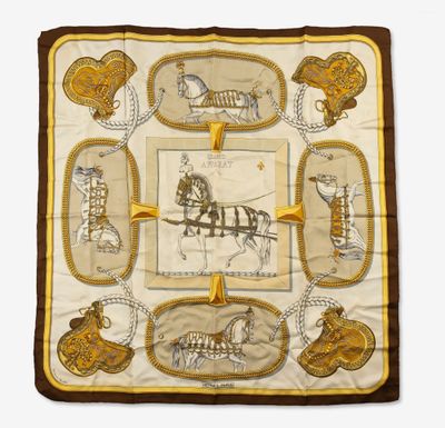 an image of a scarf with a picture of a horse and carriage