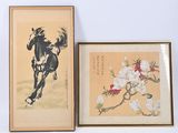 deux peintures chinoises encadrées représentant des chevaux et des fleurs sur fond blanc