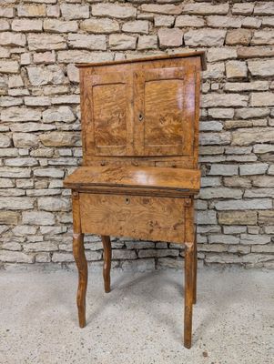 SCRIBAN à deux corps en loupe d'orme reposant sur un piètement en os d