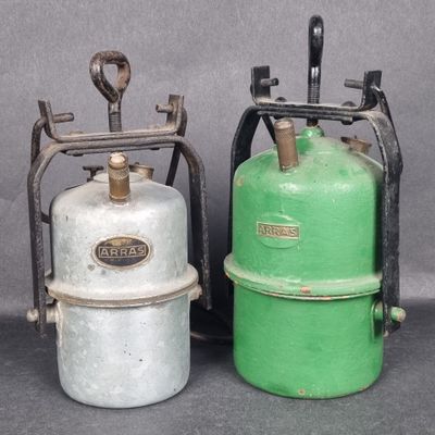 Lot de deux lampes de mineur à carbure, fabricant ARRAS (H :…