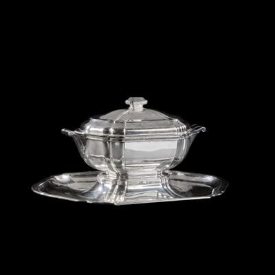 IMPORTANTE SOUPIERE et son dormant en argent 950 millièmes de forme ov