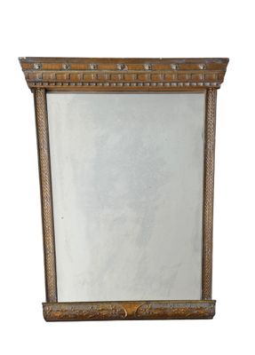 image d'un miroir avec un cadre en bois sur fond blanc