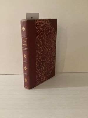 une photo d'un livre posé sur une table blanche