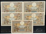 quatre feuilles de papier différentes sur lesquelles sont représentés une femme et un homme
