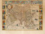 une vieille carte de la Chine entourée d'une foule de gens