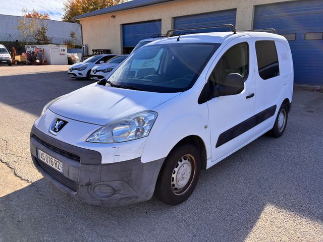Véhicule utilitaire Peugeot Partner, immatriculé AS-016-RZ, 1ère ...