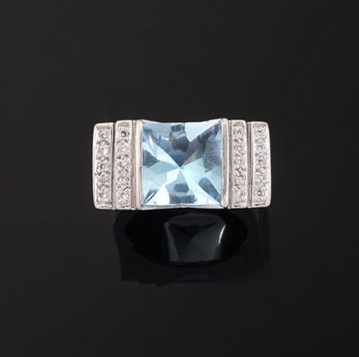 an aquamarinee and diamond ring