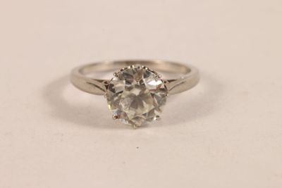 Bague solitaire en platine sertie d'une topaze incolore de f… - Photo 1