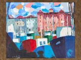 une peinture à l'huile représentant des bateaux dans un port avec des bâtiments à l'arrière-plan