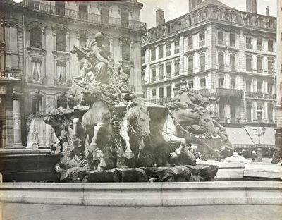 JUSSERAND (Étienne). Lyon et environs. Album de 60 photograp… - Photo 1