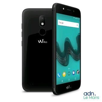 un smartphone noir portant le logo Wiko