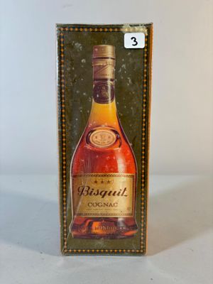 l'image d'une bouteille d'alcool posée sur une table