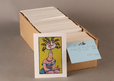 une carte sur laquelle figure une femme tenant une fleur
