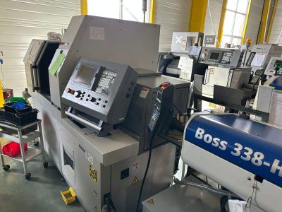 une machine qui se trouve à l'intérieur d'un bâtiment