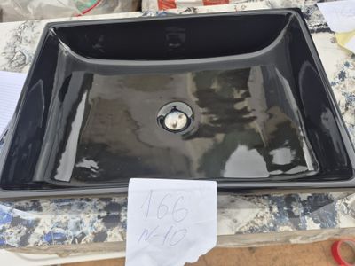 Vasque à poser 37x53 cm, coloris noir, article neuf.